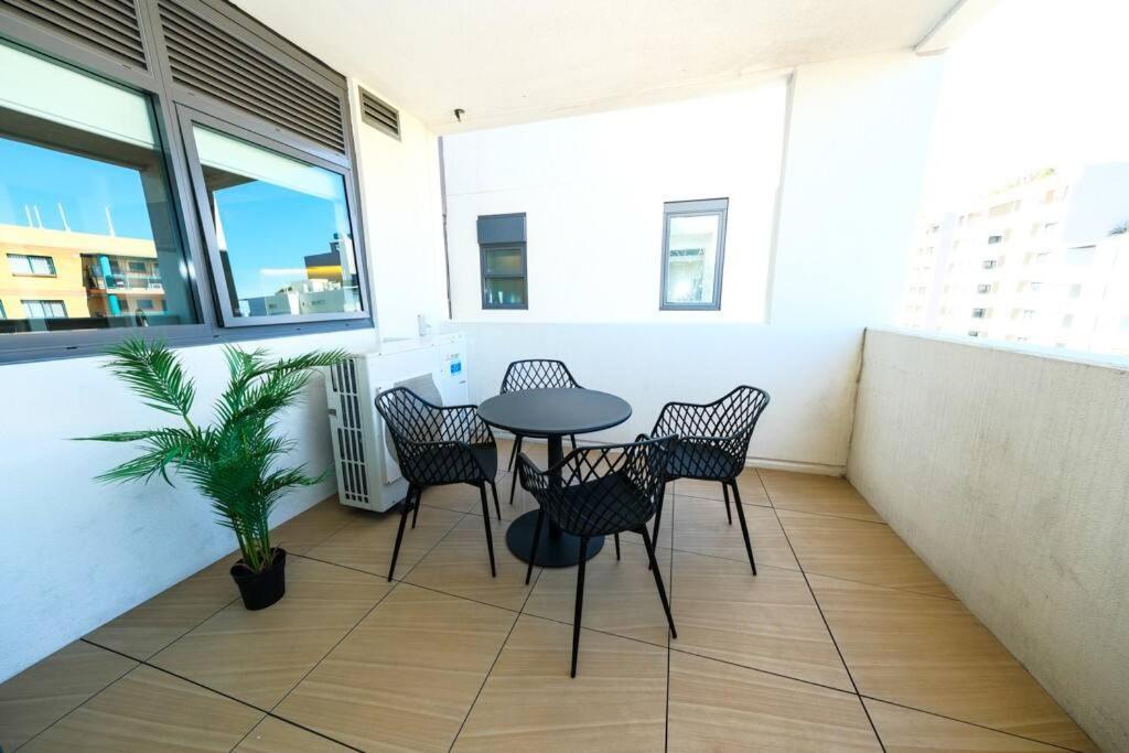 Apartment Burwood Luxury 3bed 2bath Close Westfield