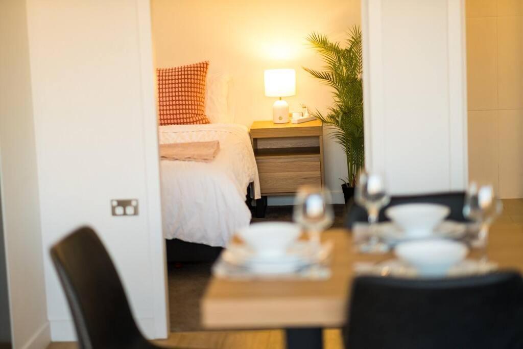 Burwood Luxury 3bed 2bath Close Westfield *