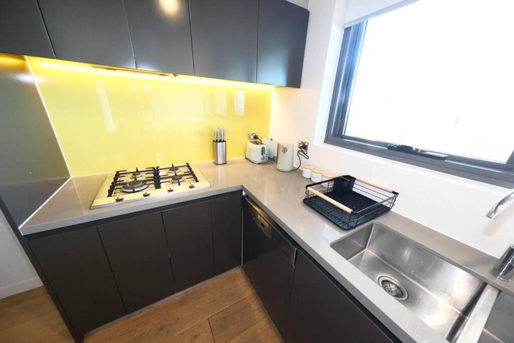 Burwood Luxury 3bed 2bath Close Westfield *