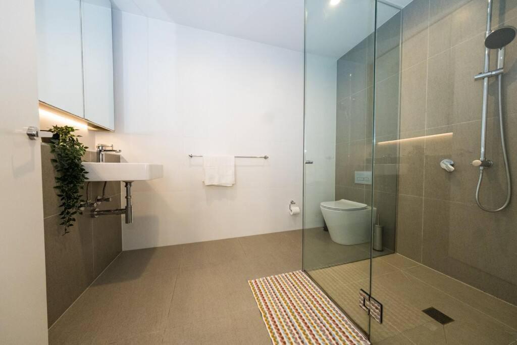 Burwood Luxury 3bed 2bath Close Westfield Apartment *