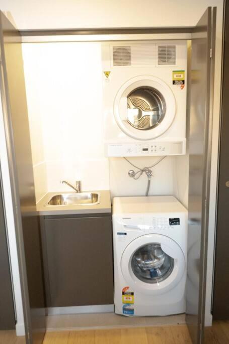 Apartment Burwood Luxury 3bed 2bath Close Westfield *