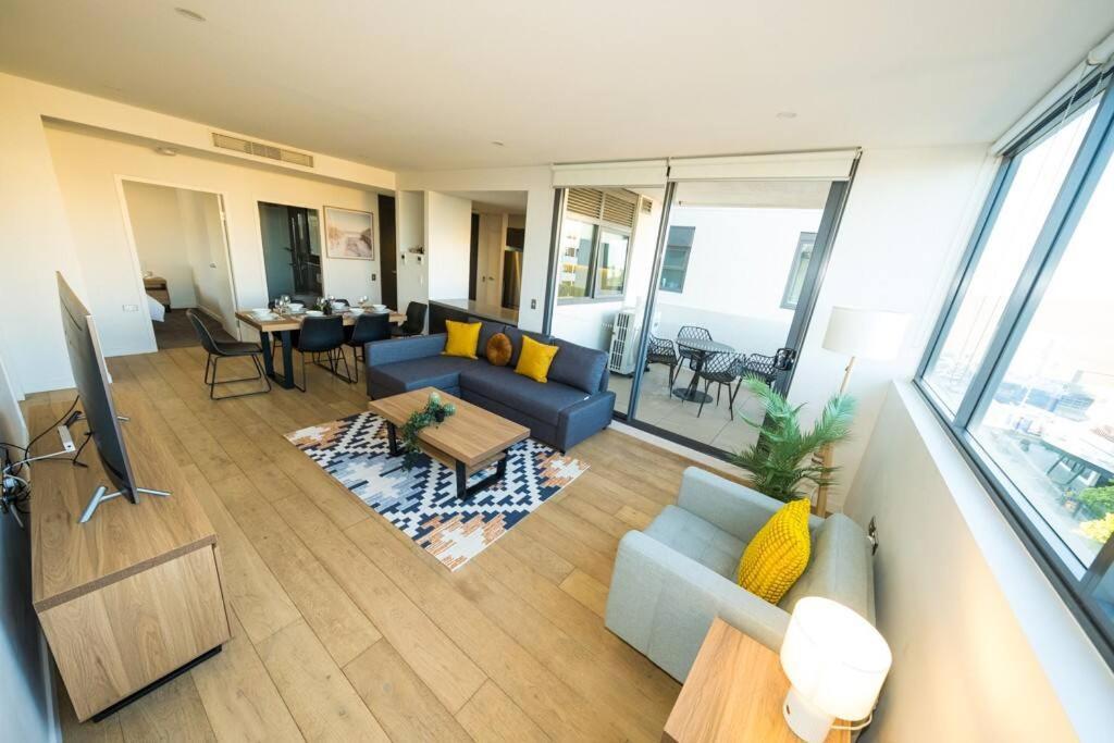 Burwood Luxury 3bed 2bath Close Westfield