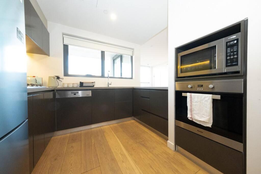 Burwood Luxury 3bed 2bath Close Westfield Apartment