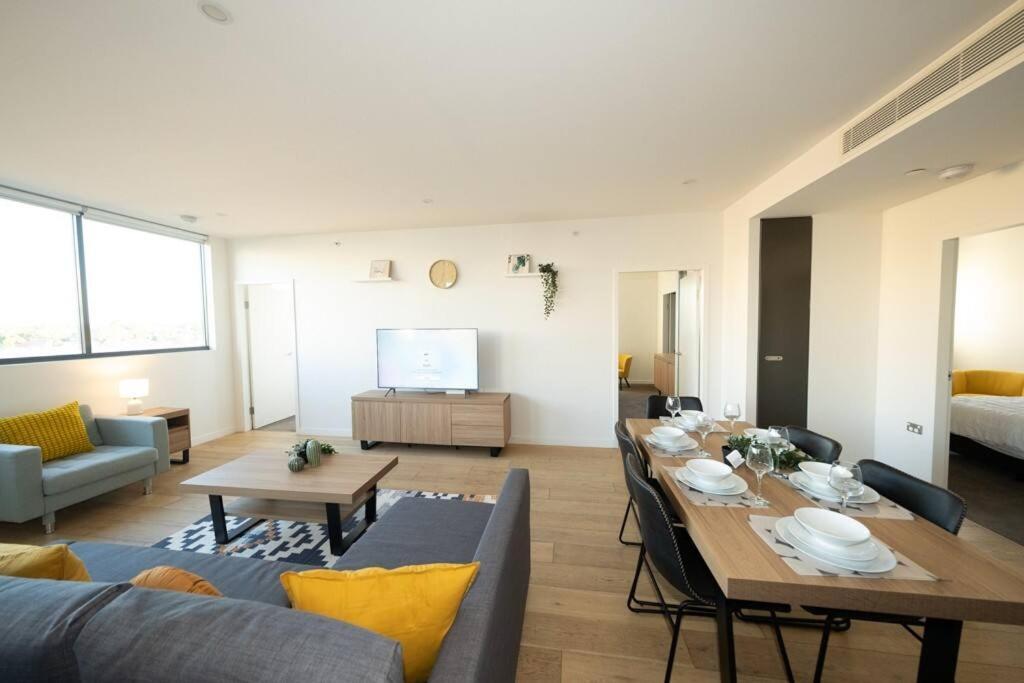 Burwood Luxury 3bed 2bath Close Westfield Apartment *